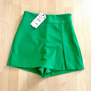 NWT Bright Kelly Green Zara Skort